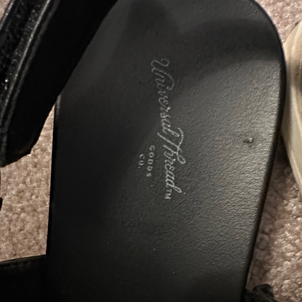Universal Thread Black Sandals - Picture 2 of 4